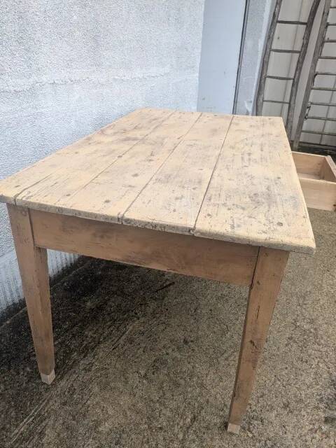 Farm table