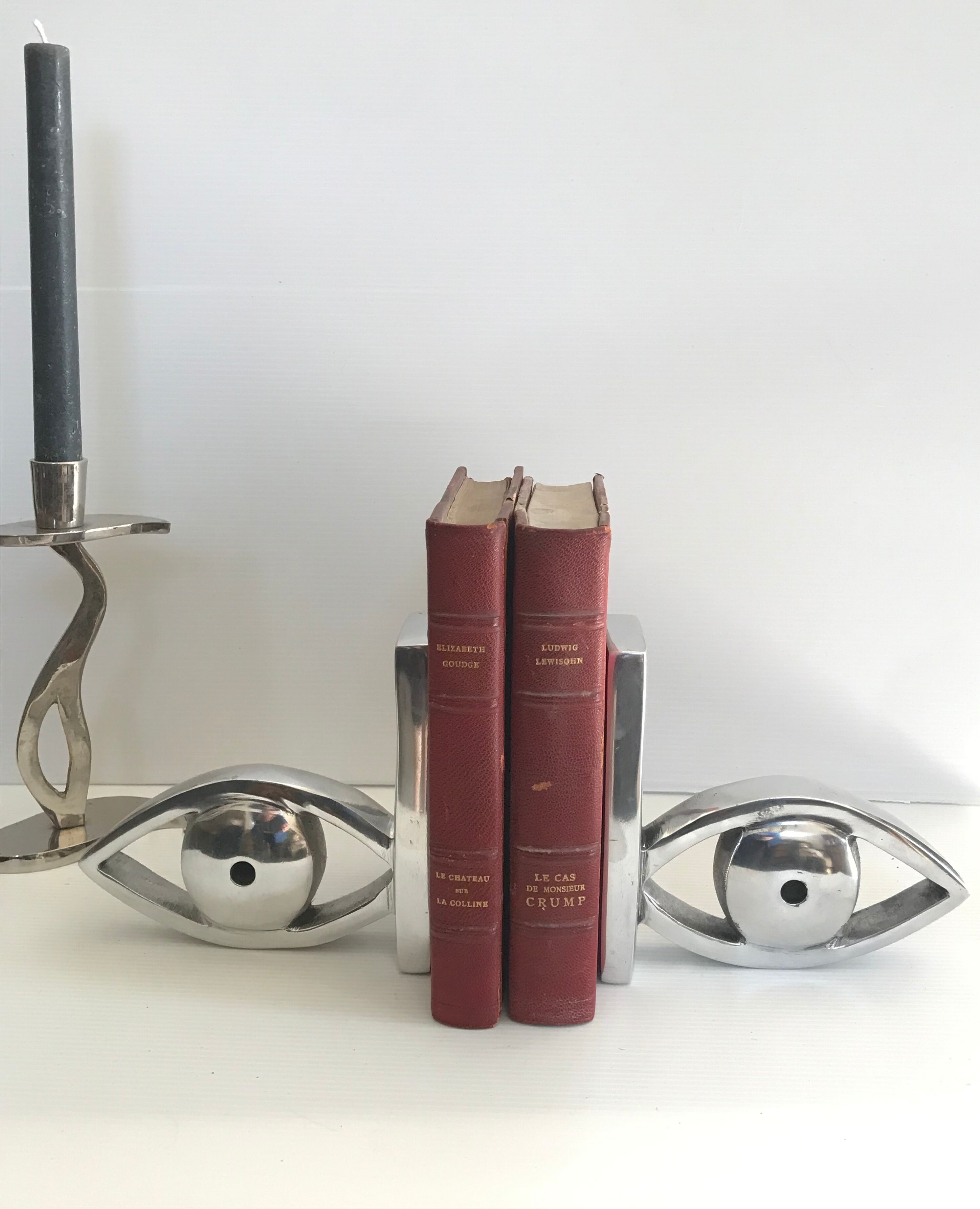 Cast aluminum book clambands
