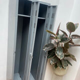 Acial La Poste cloakroom furniture