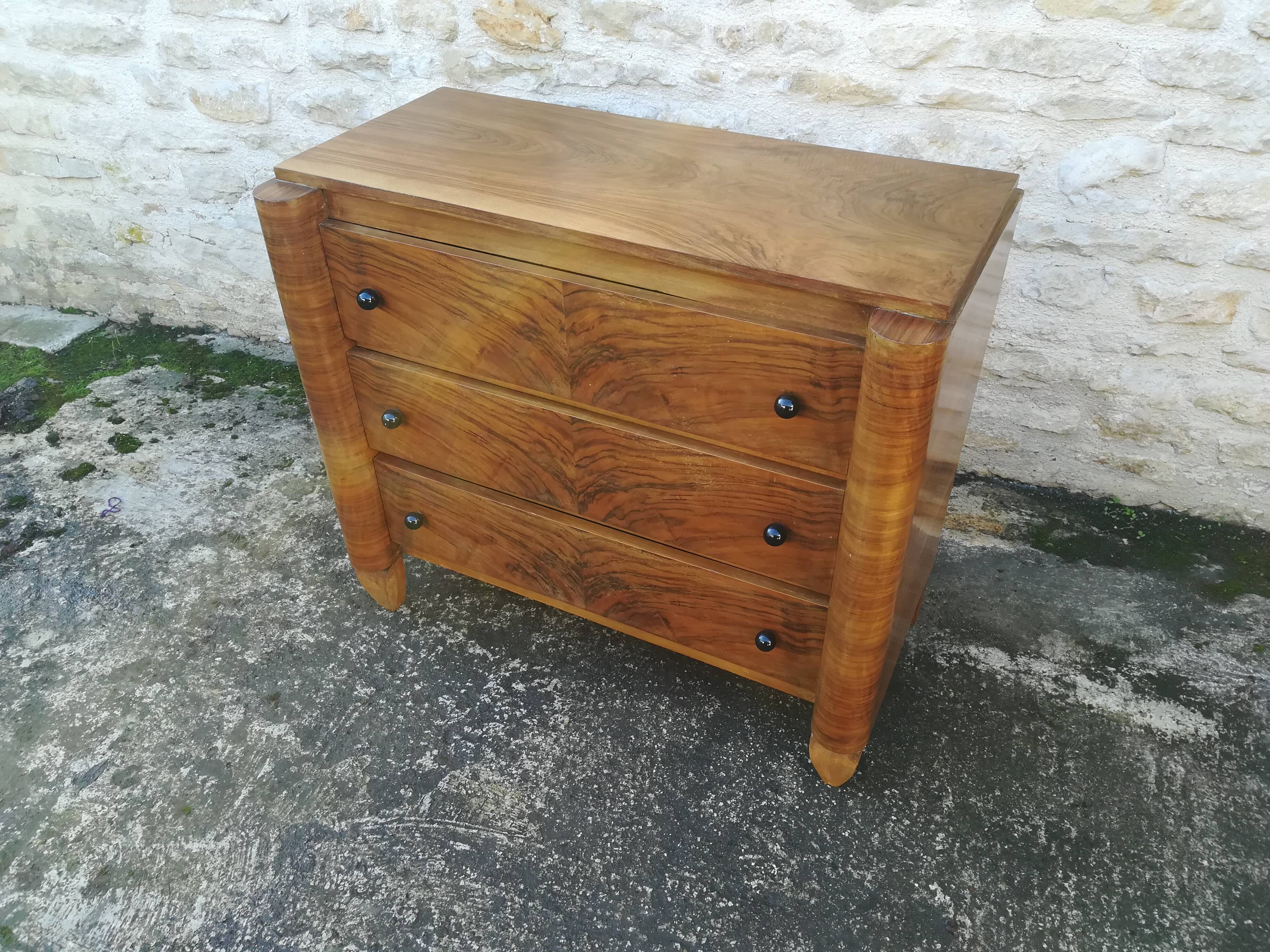 Vintage chest of drawers