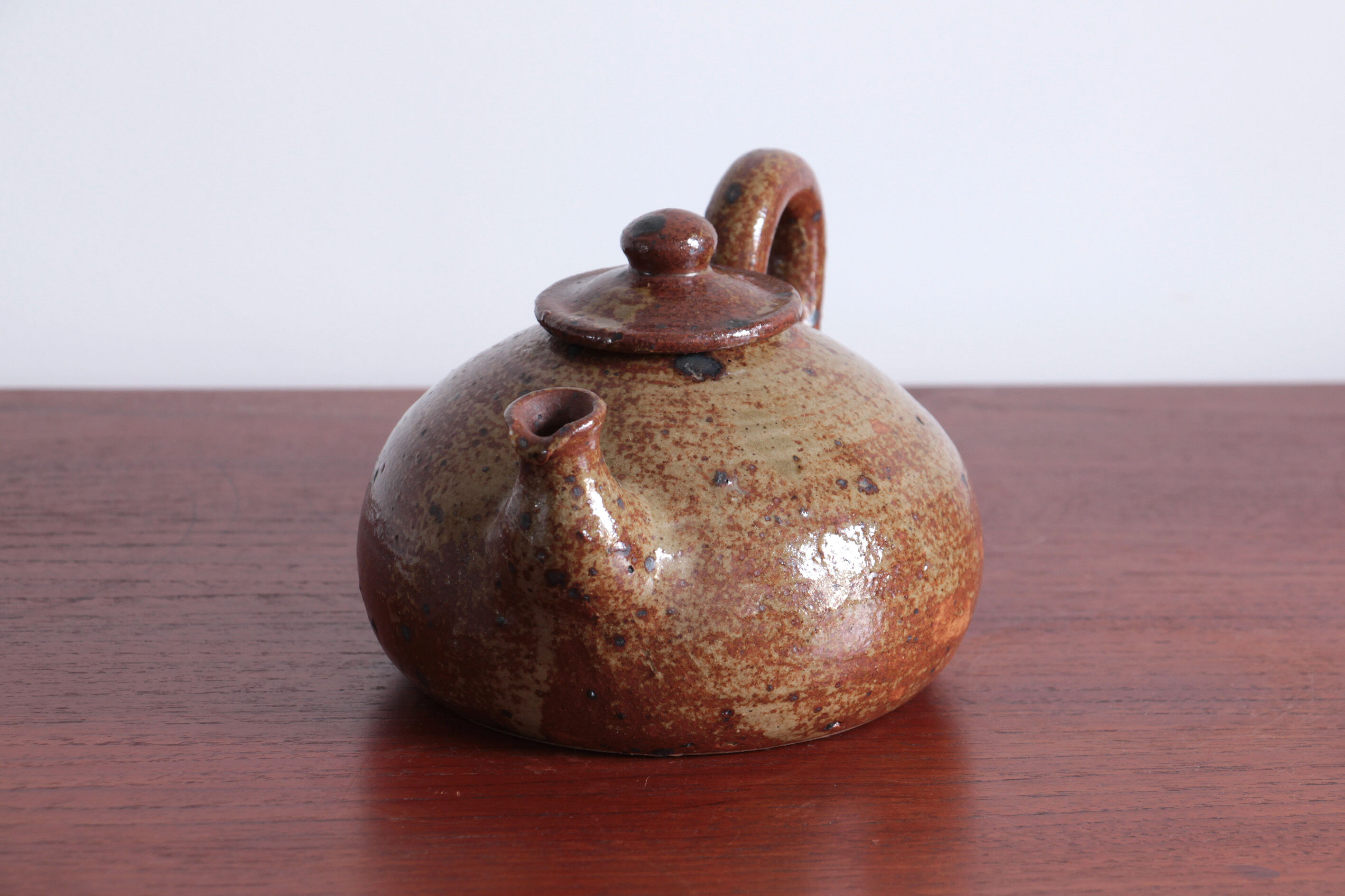 Pyrete sandstone teapot