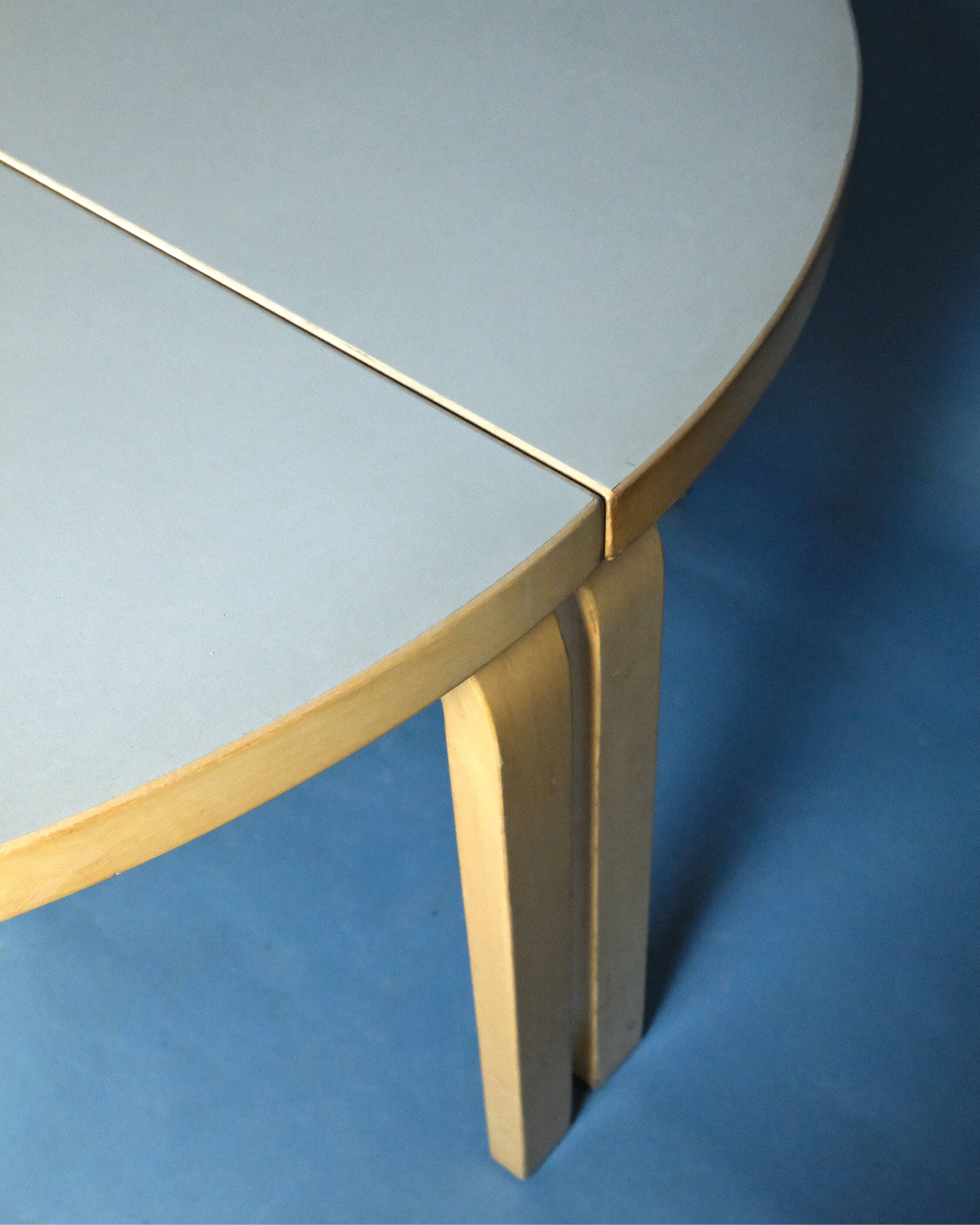 Set of 2 Tables 96 – Alvar Aalto – Artek