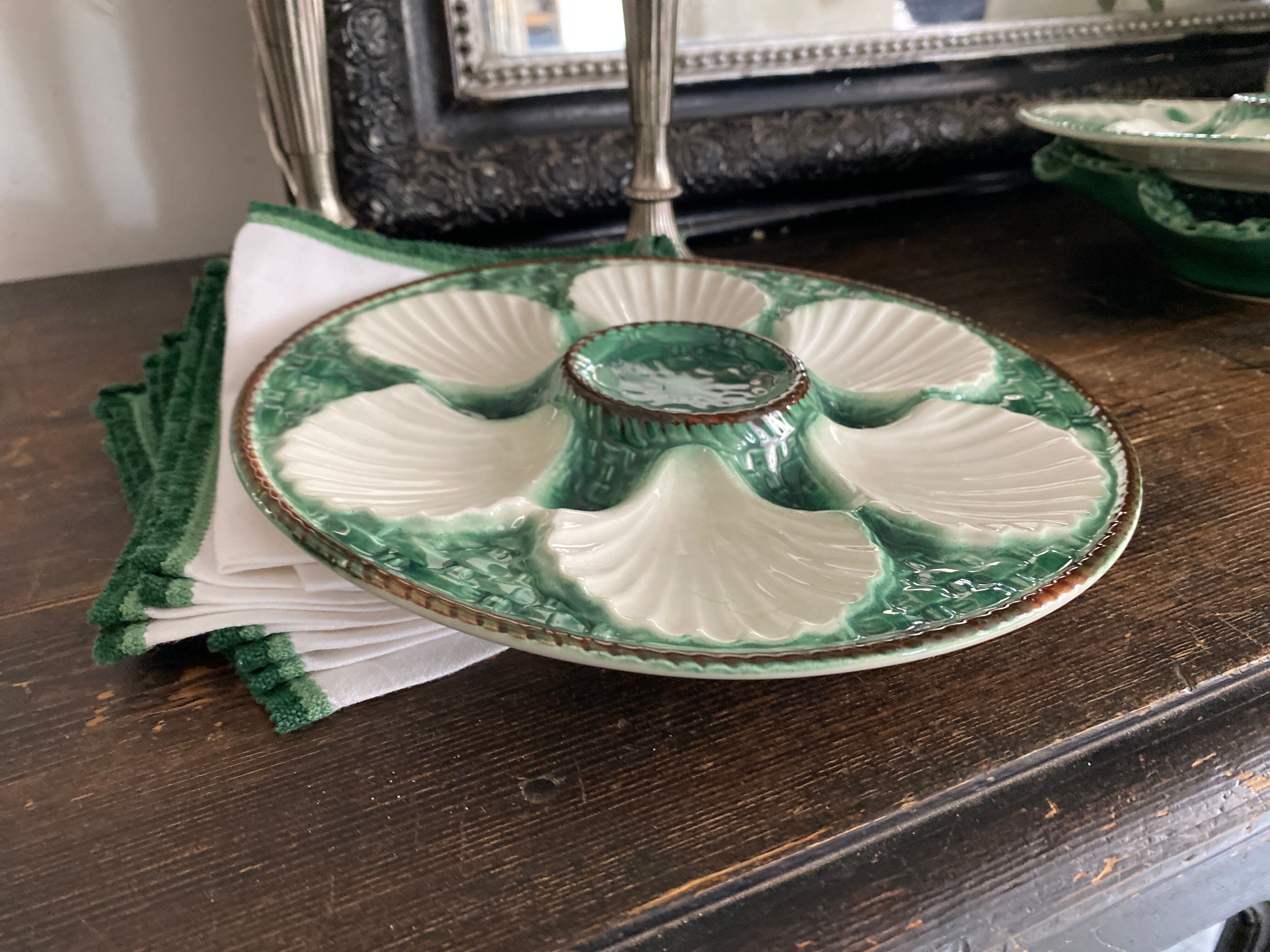 Oyster plates slurry