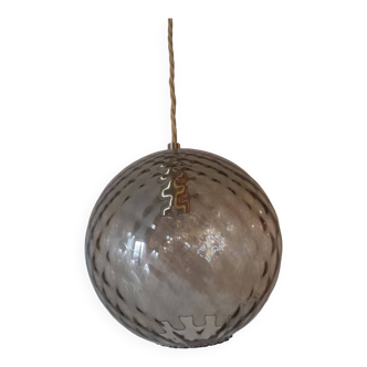 Suspension globe en verre soufflé fumé - Travail artisanal - Années 1970