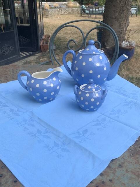Lavender blue earthenware tea service with white polka dots from Digoin Sarreguemines.