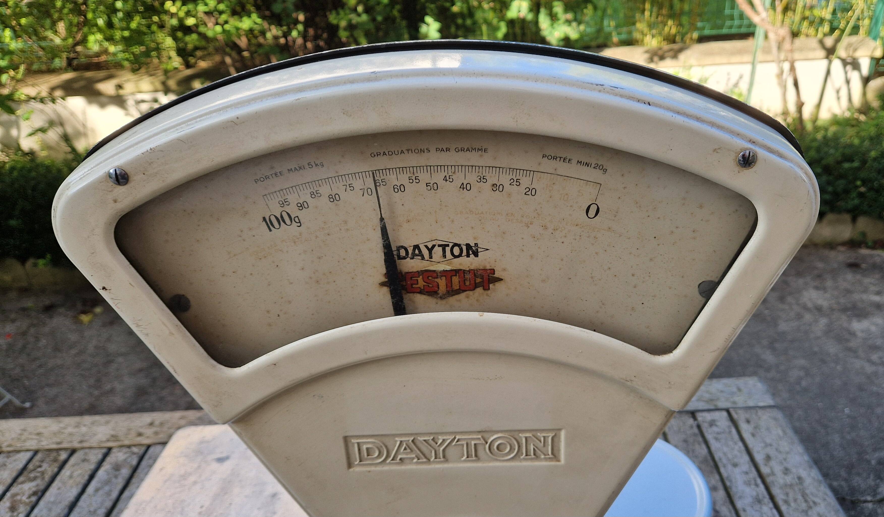 Antique Testut Dayton white bakelite grocery scale, 1960s