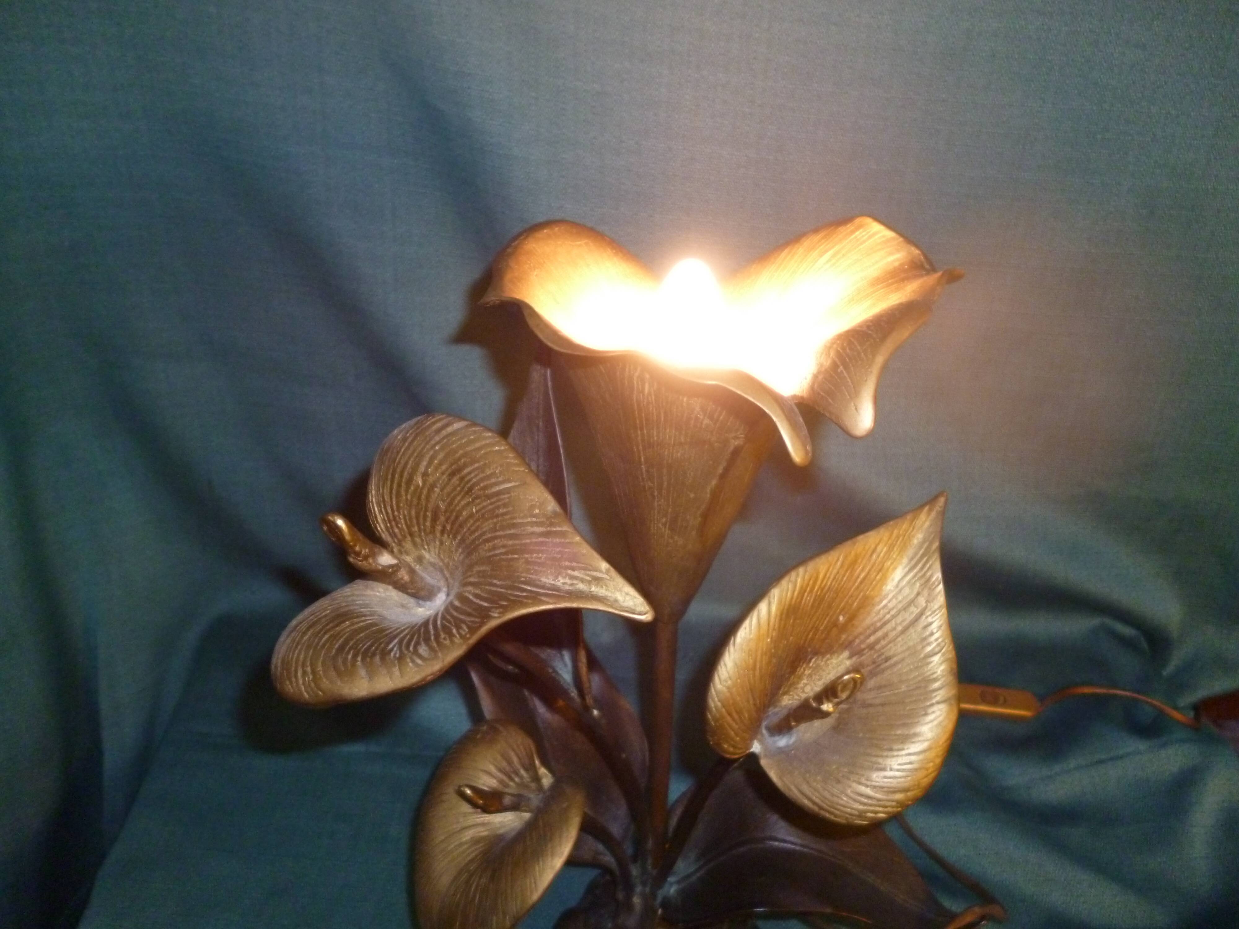 Bronze lamp with arum flowers