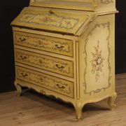 Lacquered Venetian buffet painted and gilded