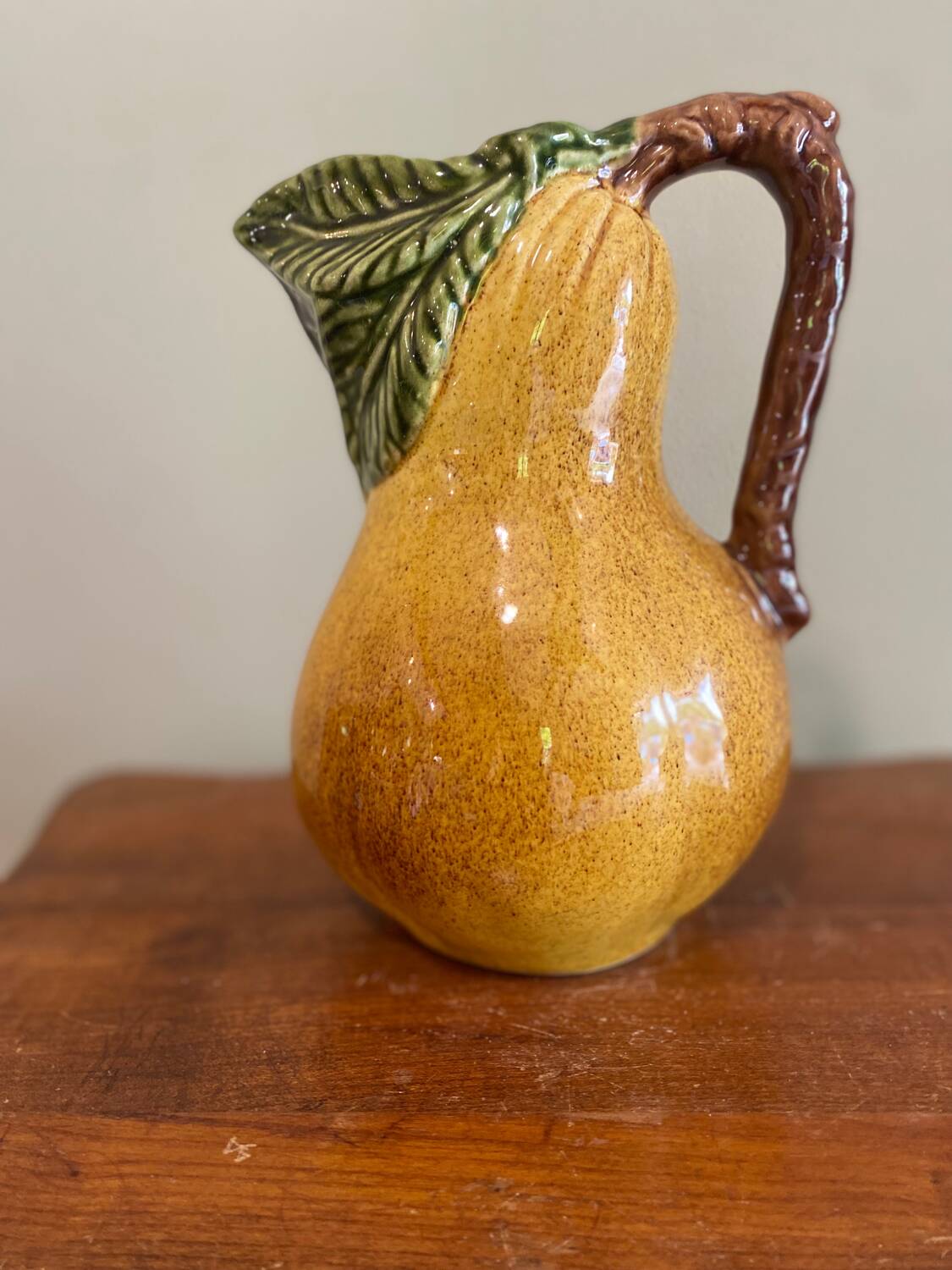 Pear pitcher