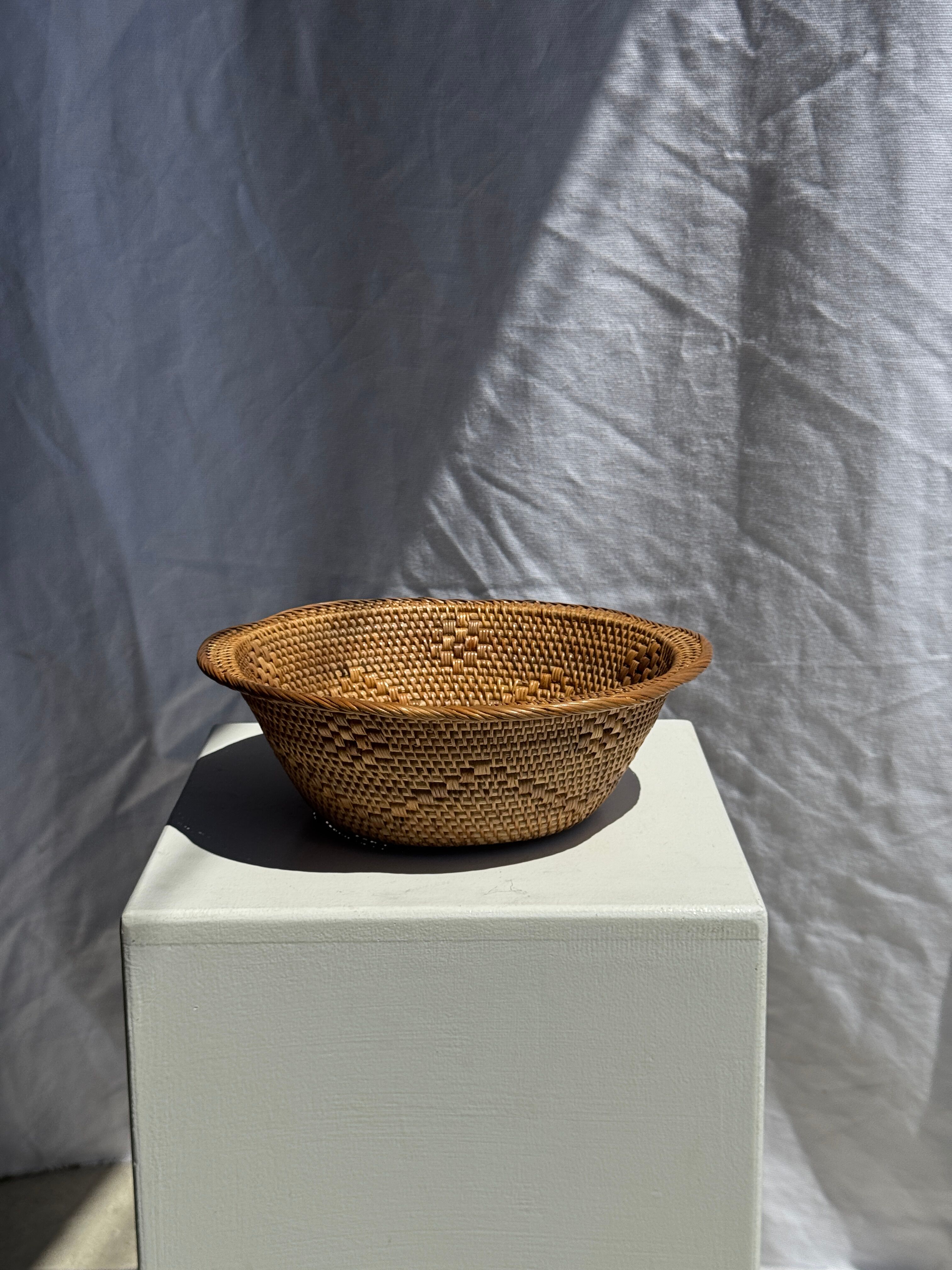 Handcrafted Indonesian rattan flower-shaped basket D26 H8