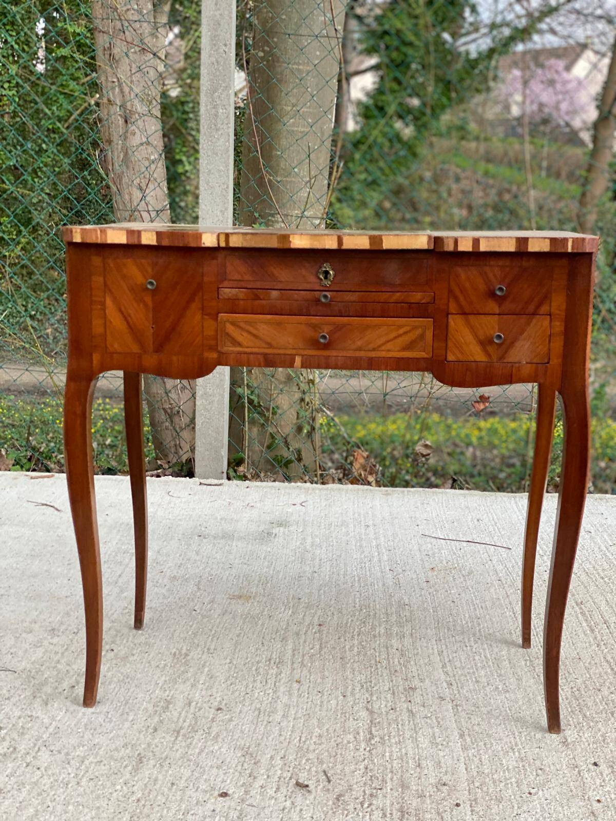 Louis XVI marquetry dressing table