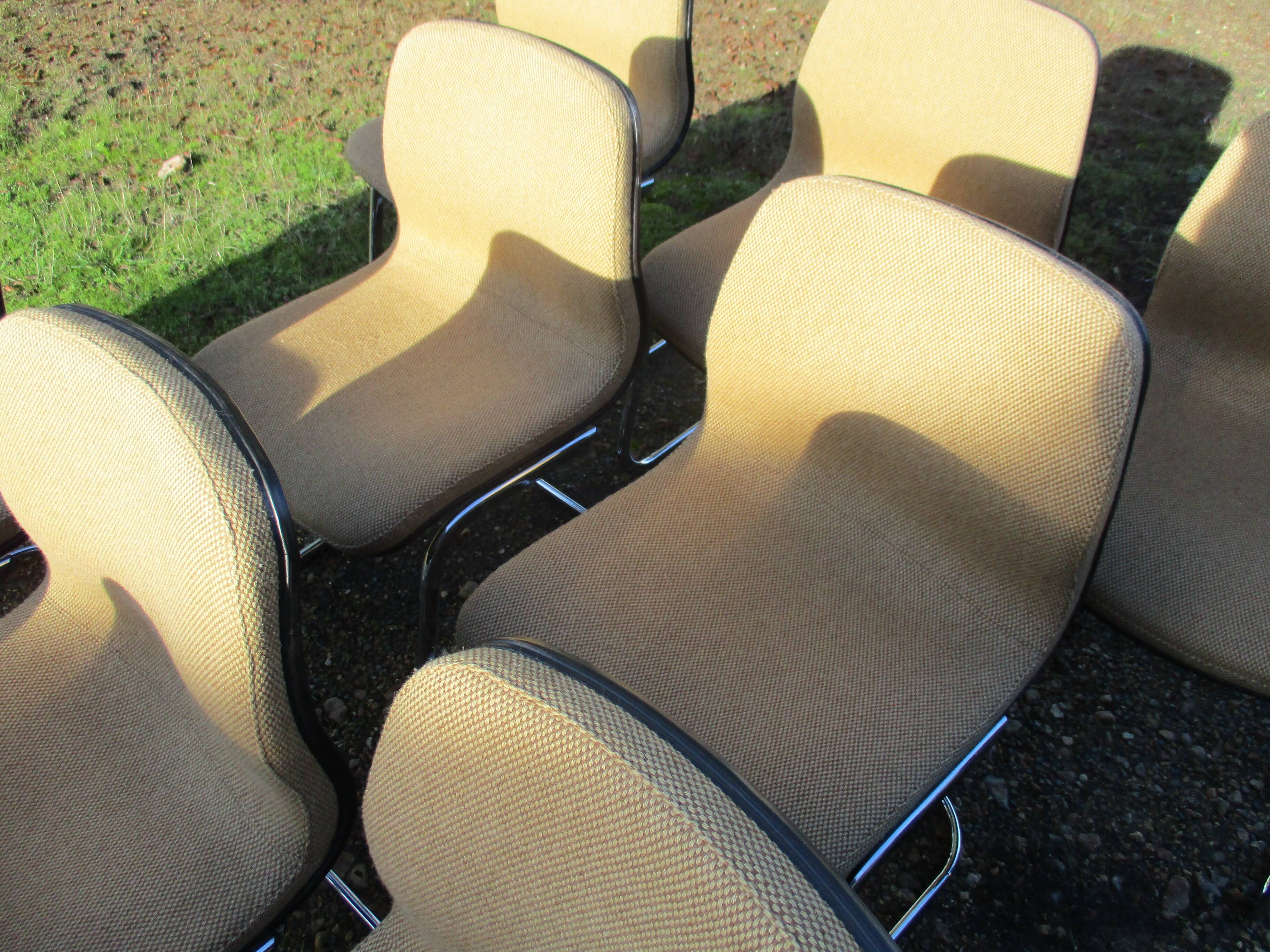Set of 12 Strafor conference chairs, 70s