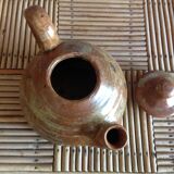 Teapot in sandis