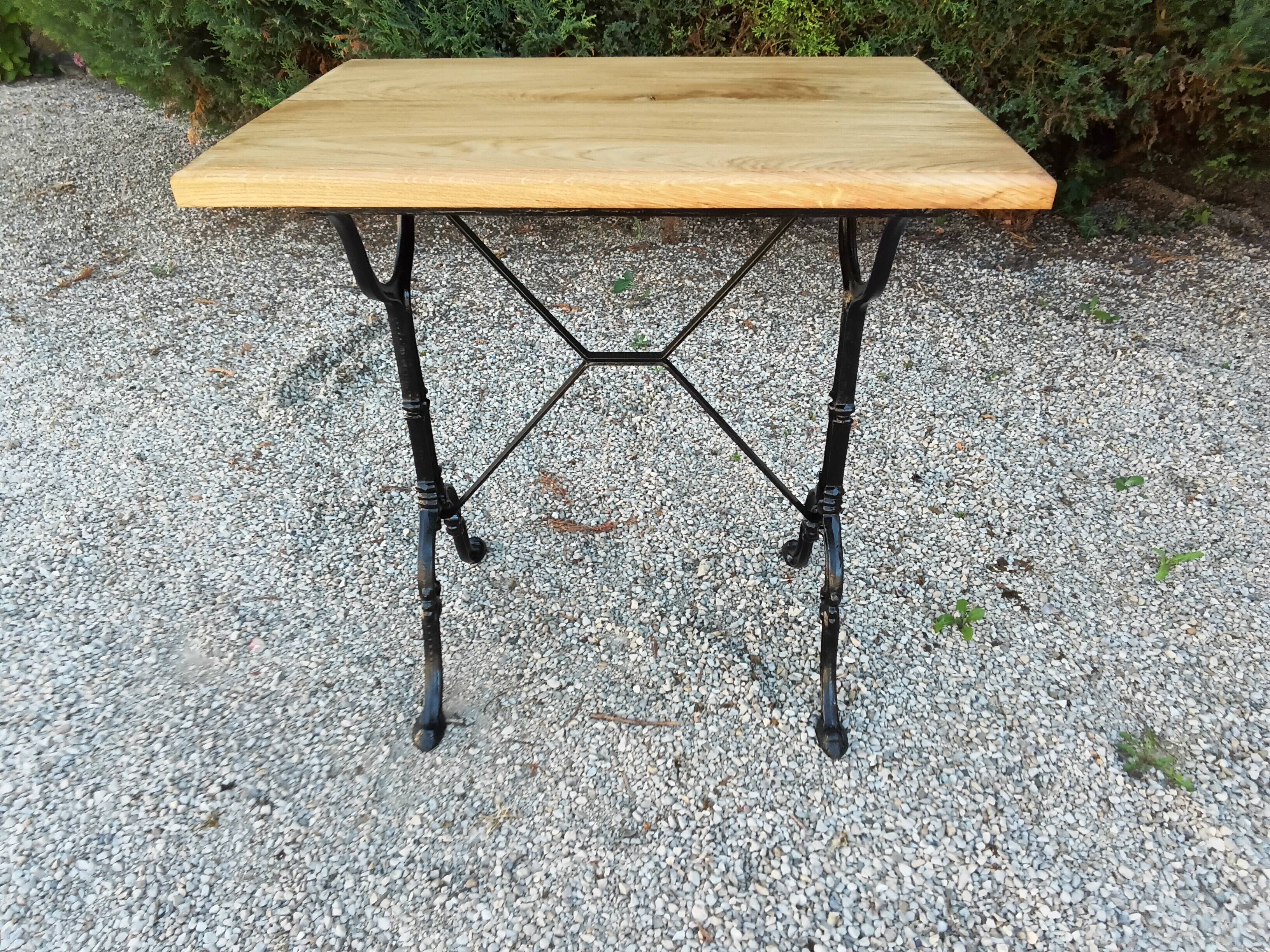 Table de bistrot