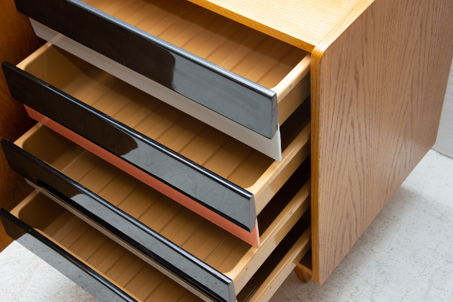 Mid Century U-460 sideboard by Jiří Jiroutek for Interiér Praha