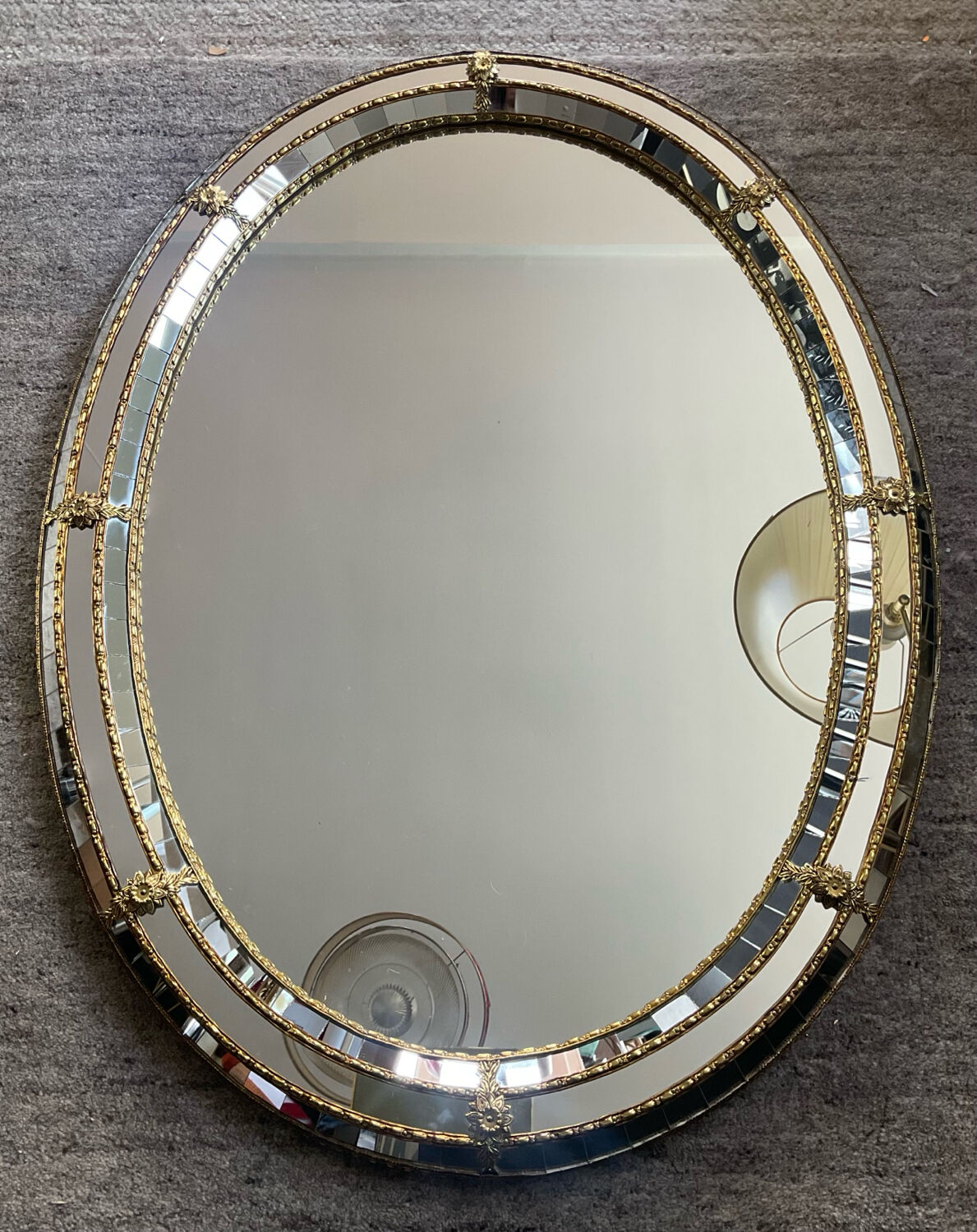 Vintage mirror in solid wood with brass and parcloses.