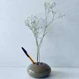 Vase stings flowers lens shape