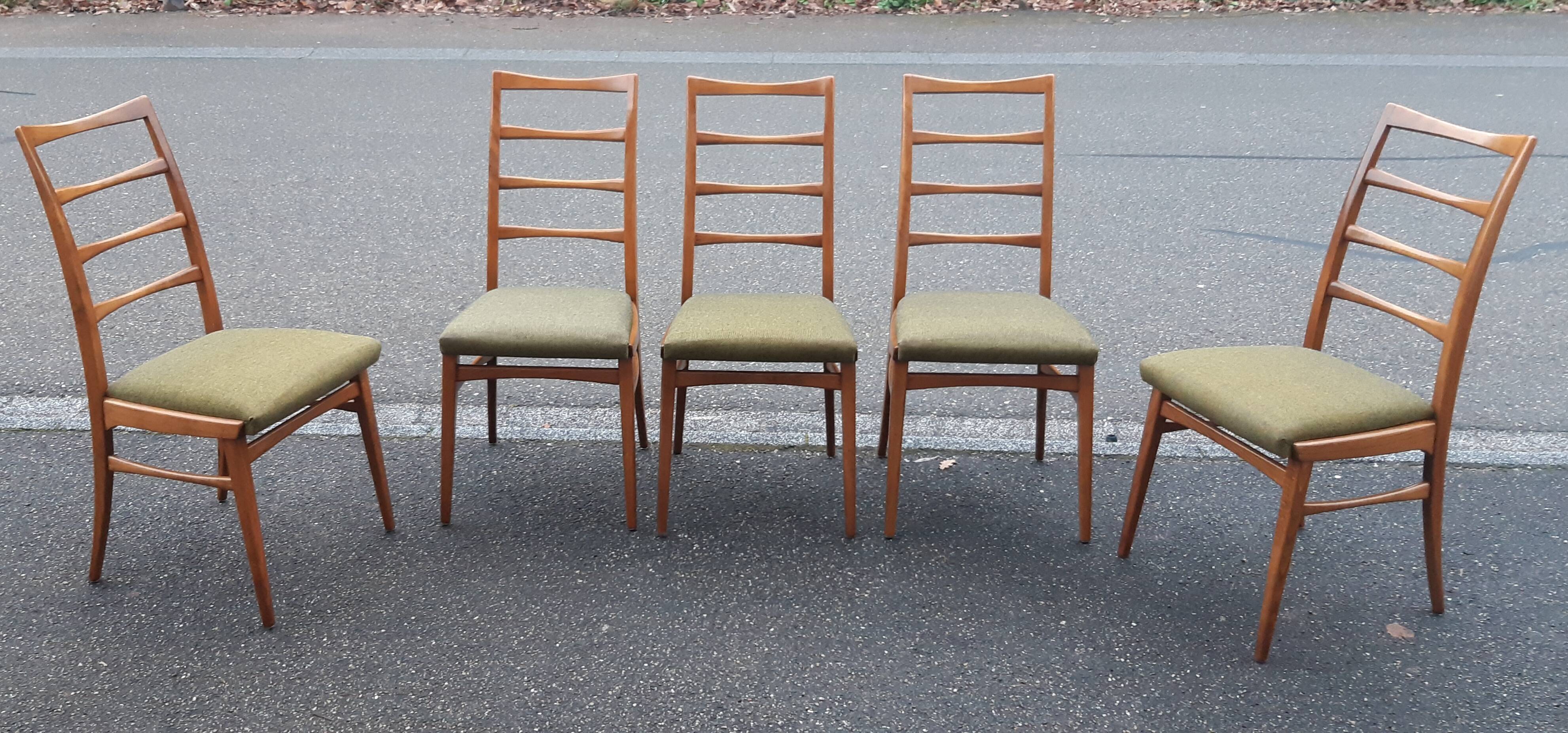 Set of 5 vintage chairs