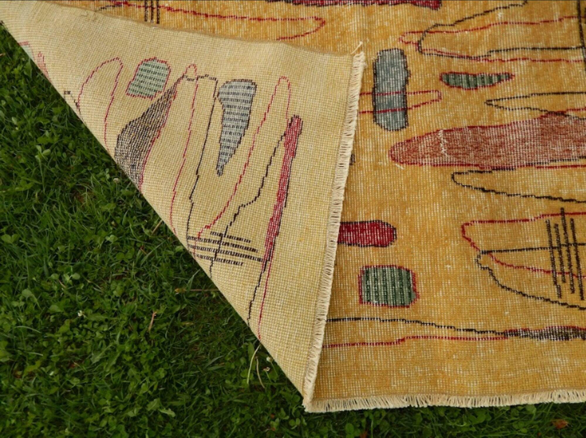 Vintage handmade Turkish rug 153x250 cm
