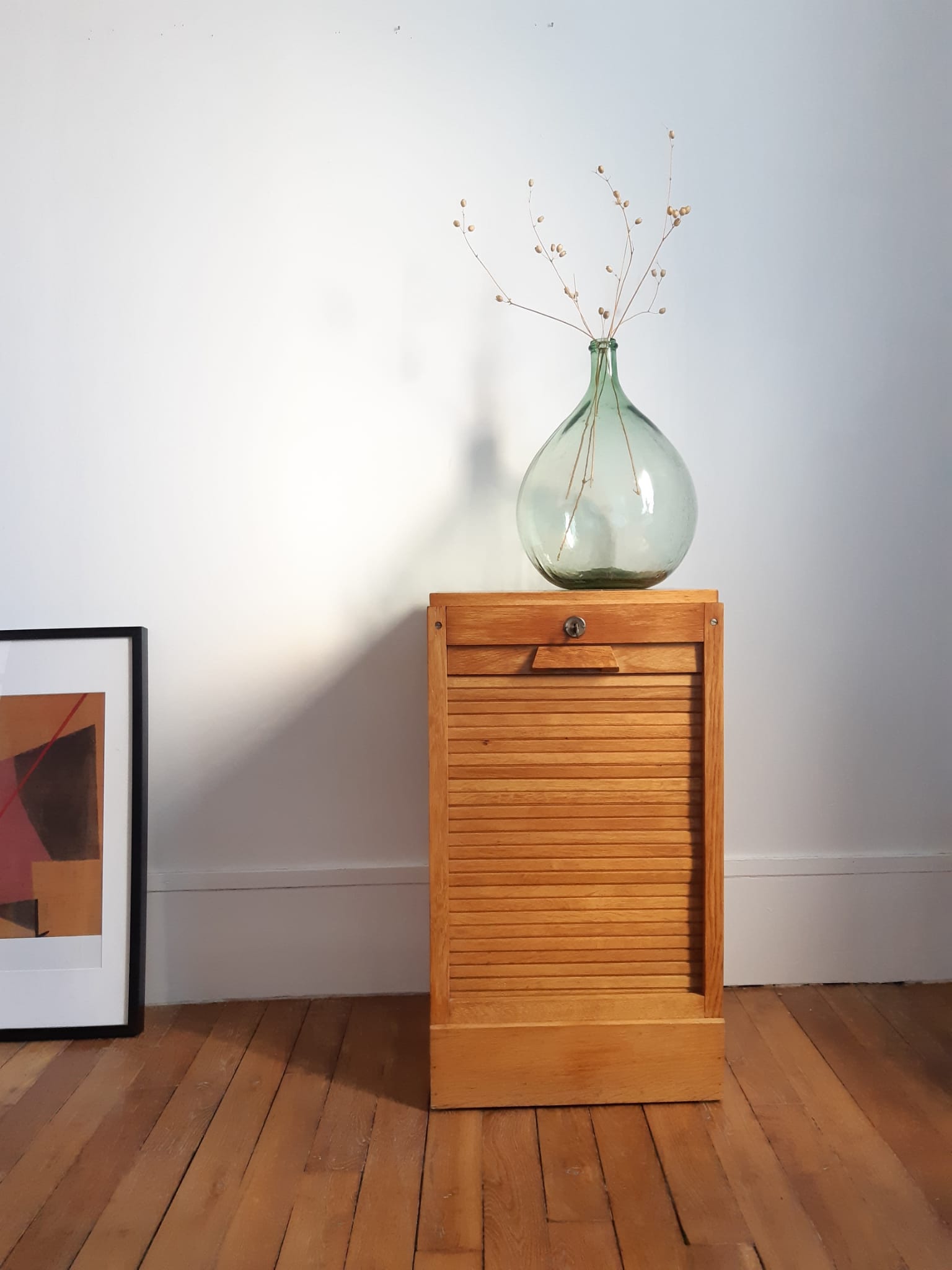 Low sliding curtain cabinet