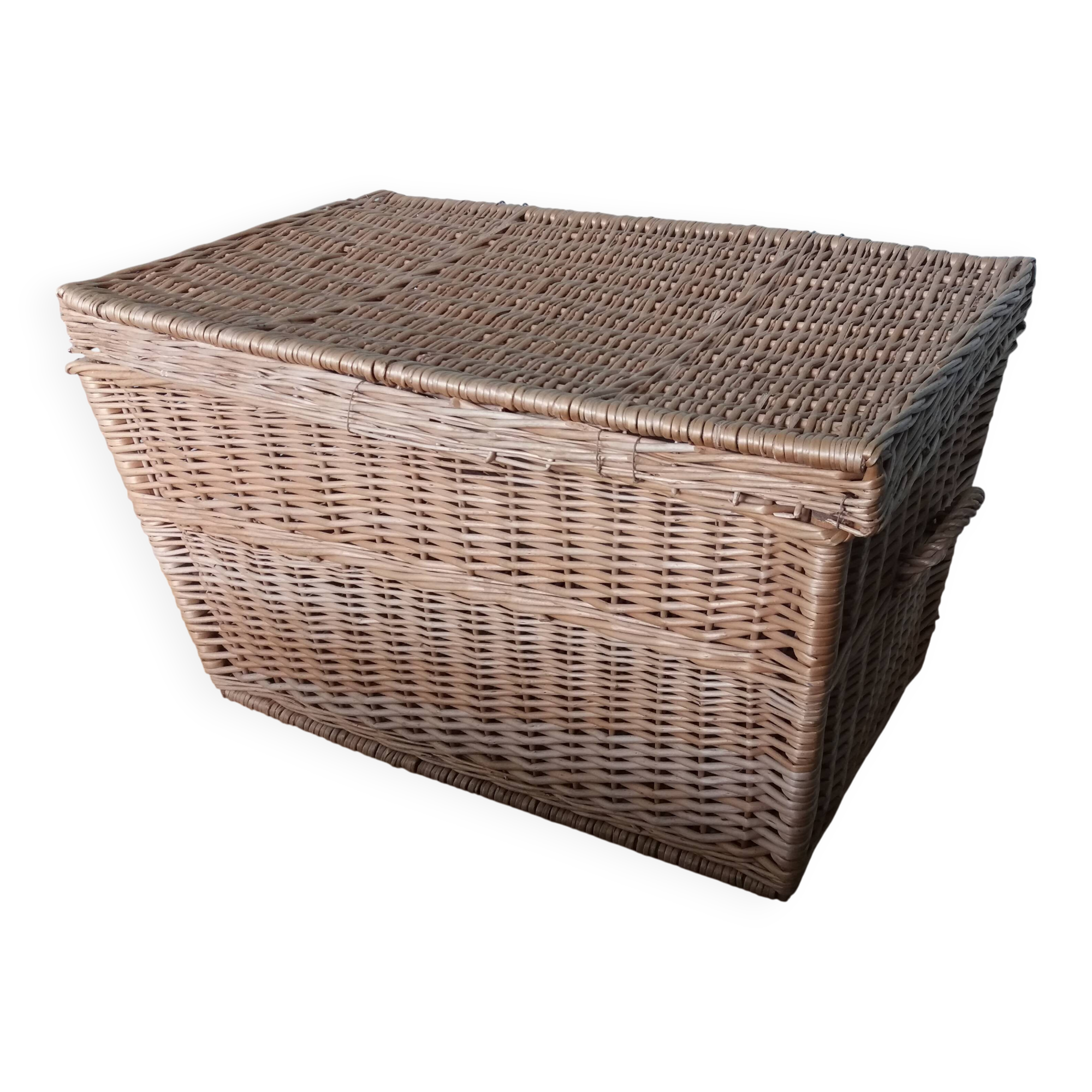 Wicker crate, very large basket