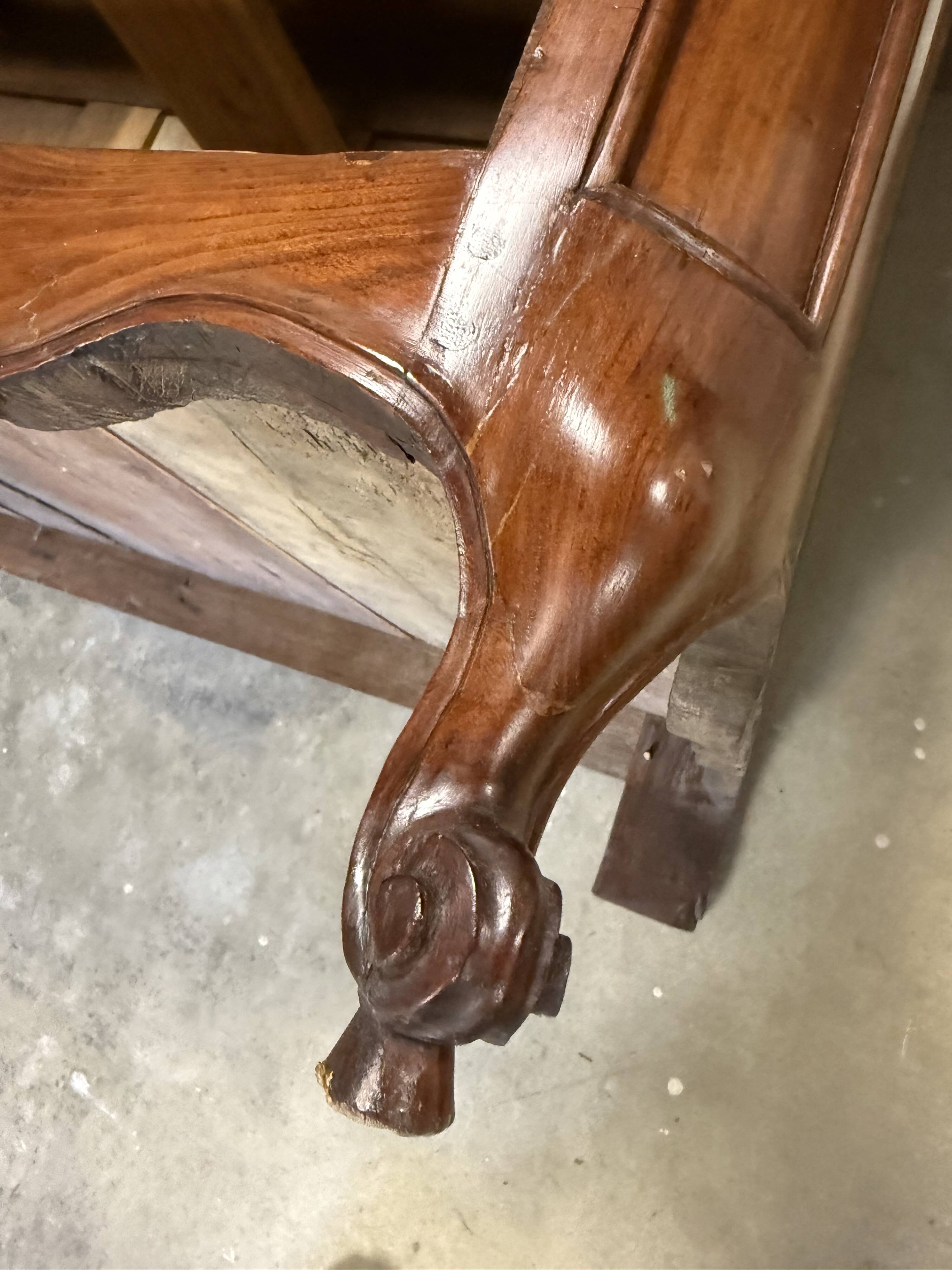 Louis XV curved chest of drawers