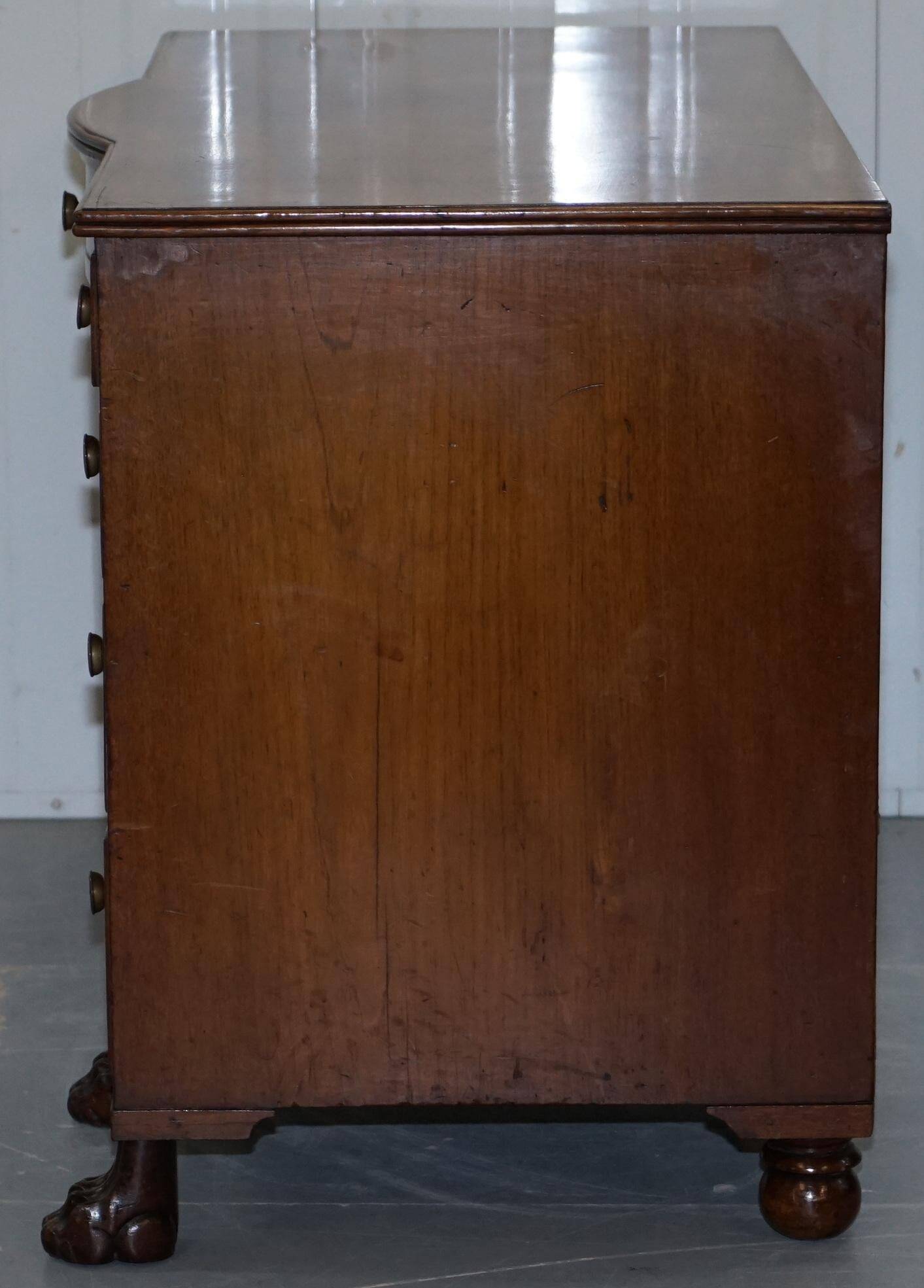 Kneehole Regency Desk 1815 in hardwood with lion paw feet