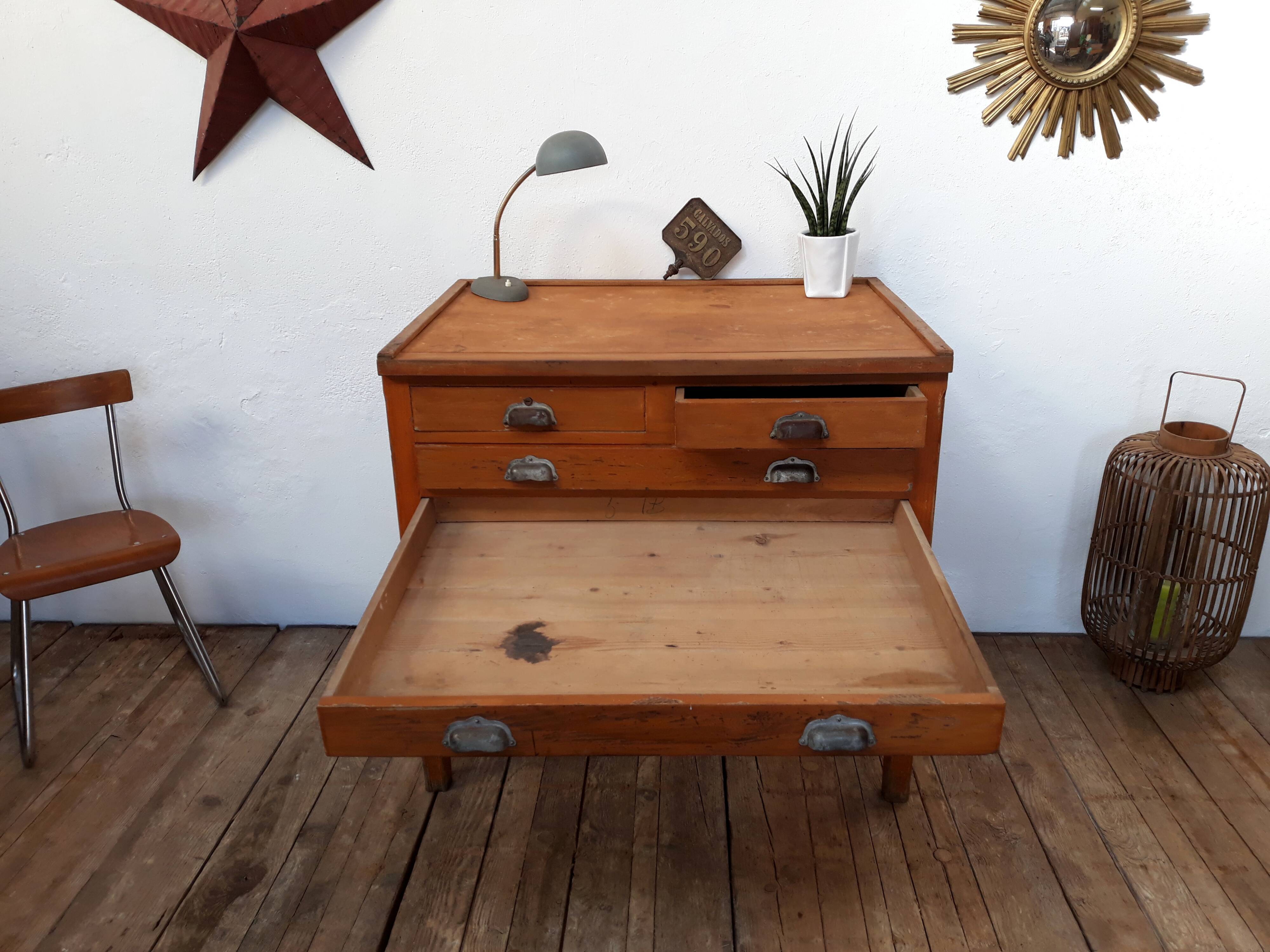 Former furniture business to drawers set