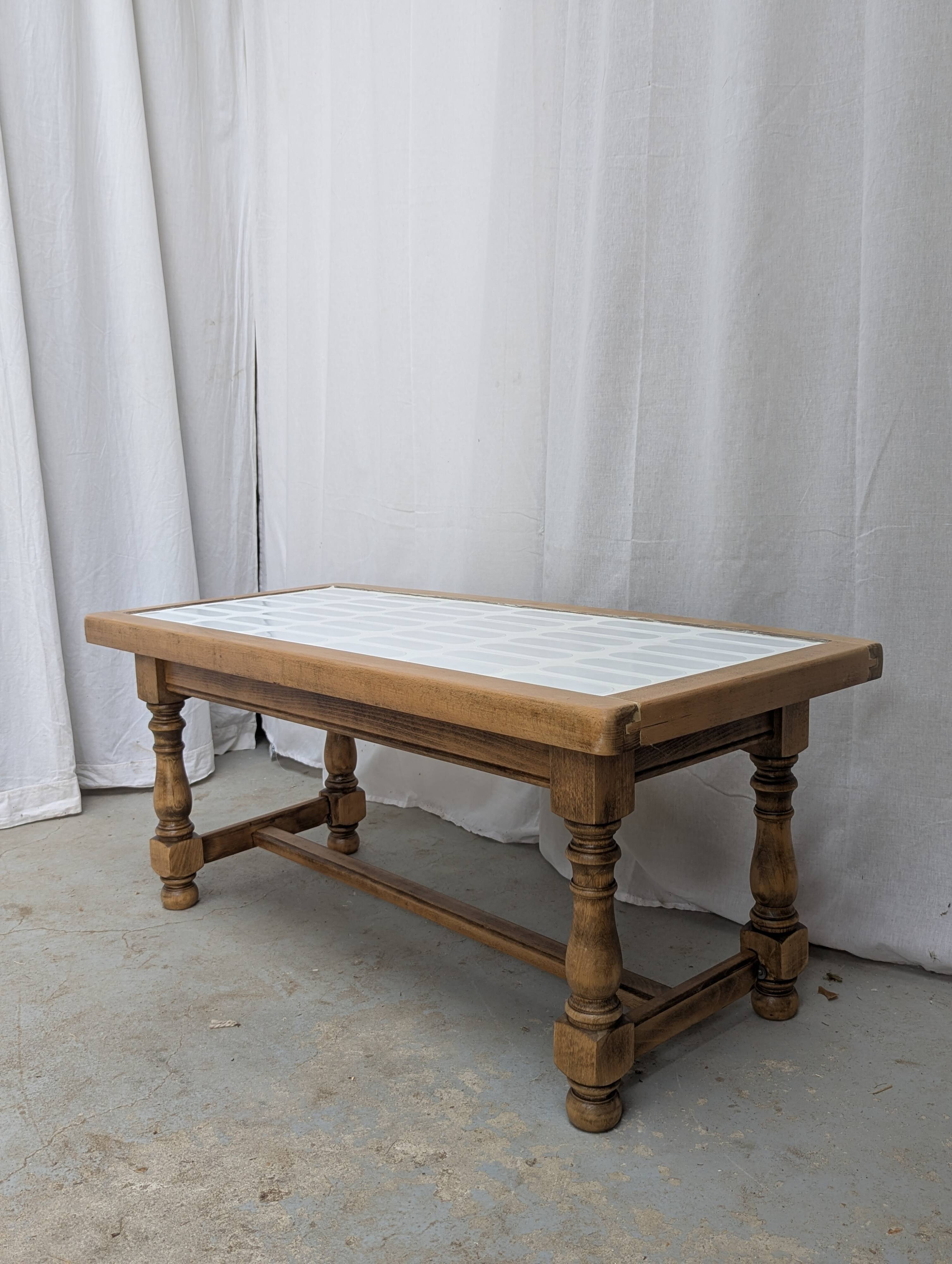 Tiled coffee table - Modern rounded tiling