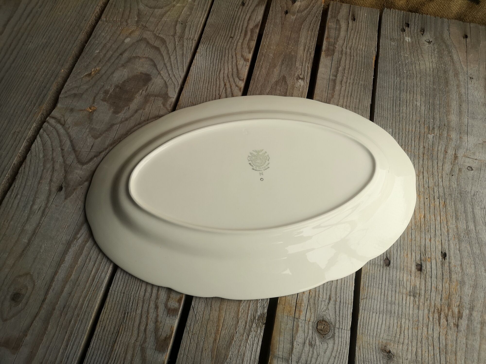 Oval Ceramics Plate Villeroy Boch Green Edge Mint and Gold