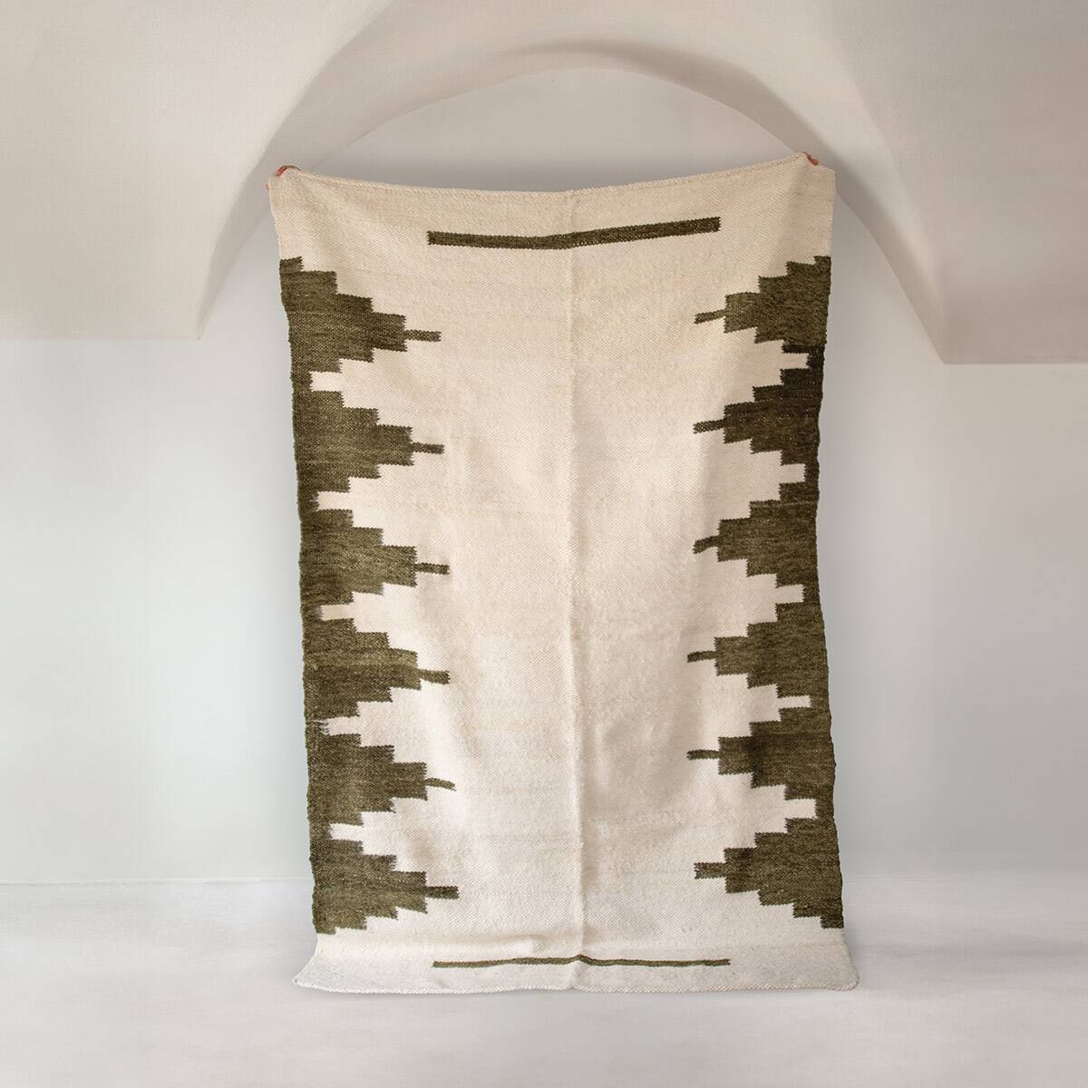 Argentinean rug 100% pure khaki wool