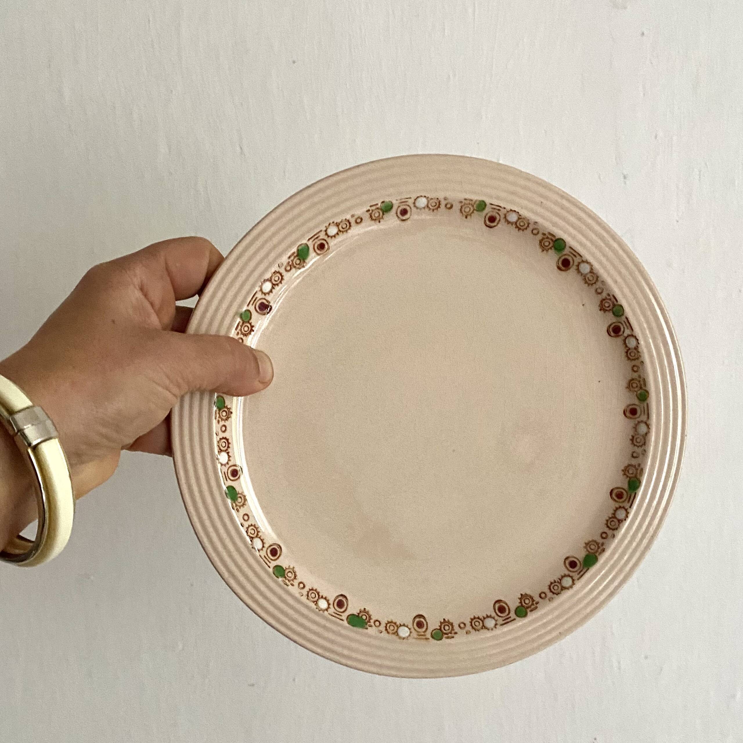 Longwy Betty model dinner plates