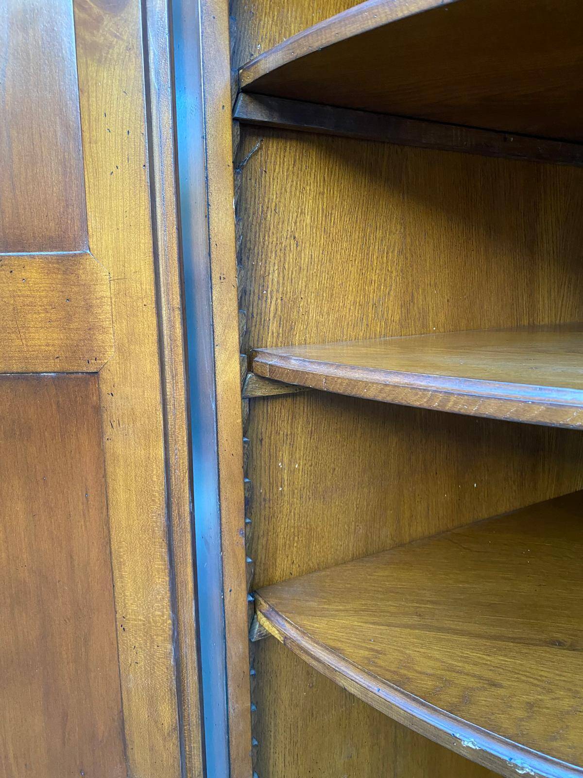 19th-century quarter-round oak solid wood corner library