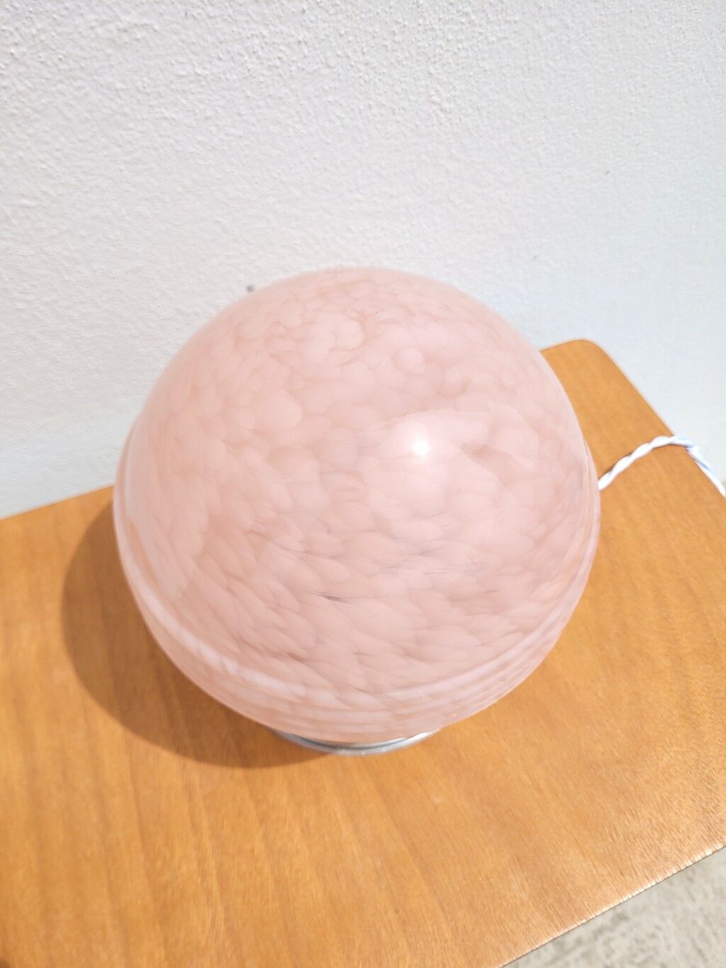 Lampe globe rose esprit Clichy rénovée