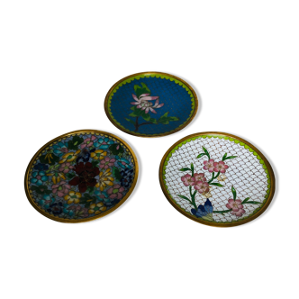 Set of three partitioned enamel cups