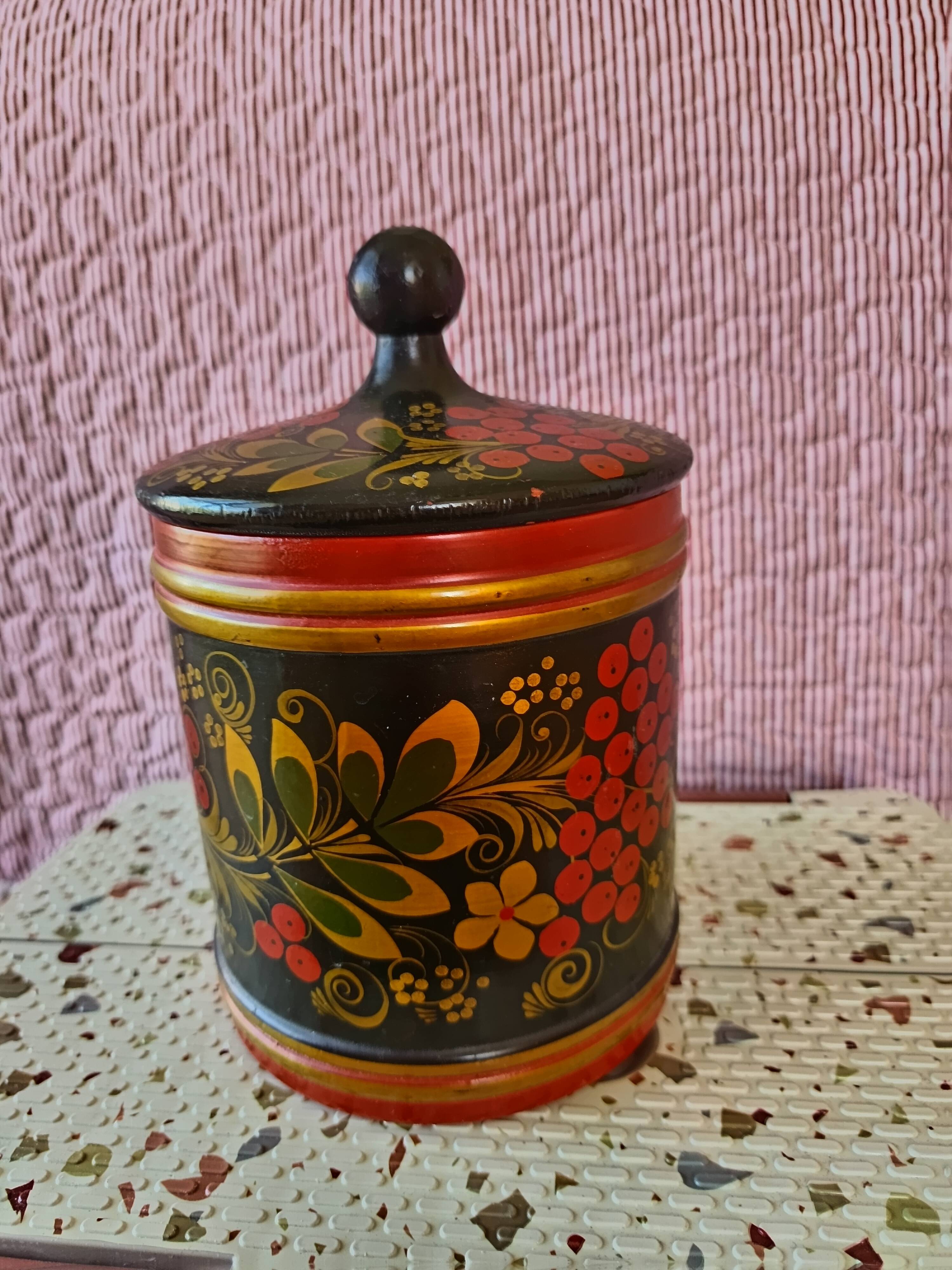 Russian Khokhloma motifs bonbonnière
