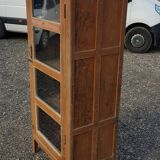 Showcase with 4 door glass panels