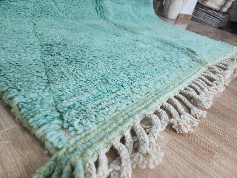 Handmade natural wool rug, size 100 x 200 cm