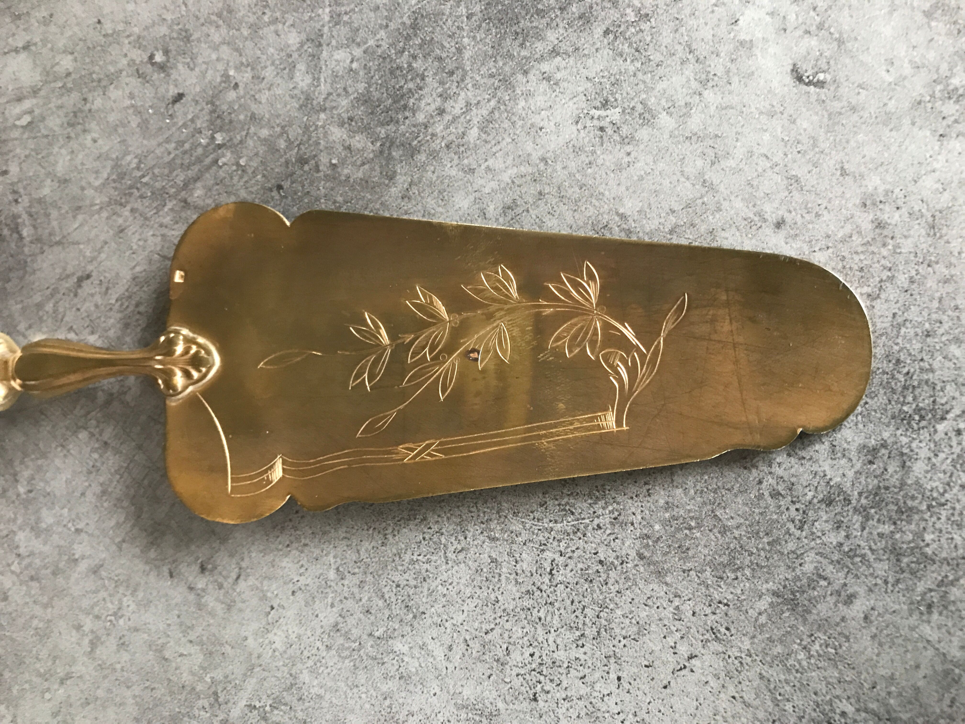 ANTIQUE SILVER PIE AND GOLDEN METAL SHOVEL in FÉRRÉOL-Boudat BOX