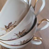 4 cups and saucers made of fine porcelain from Bavaria.