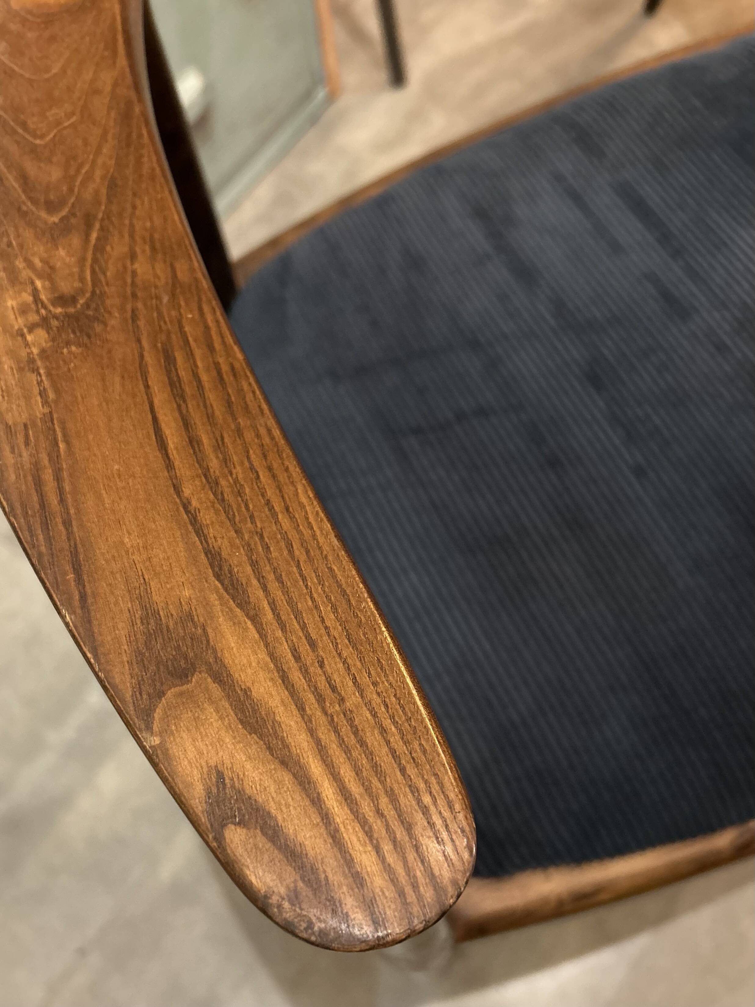 Scandinavian armchair in the style of Hans Wegner.