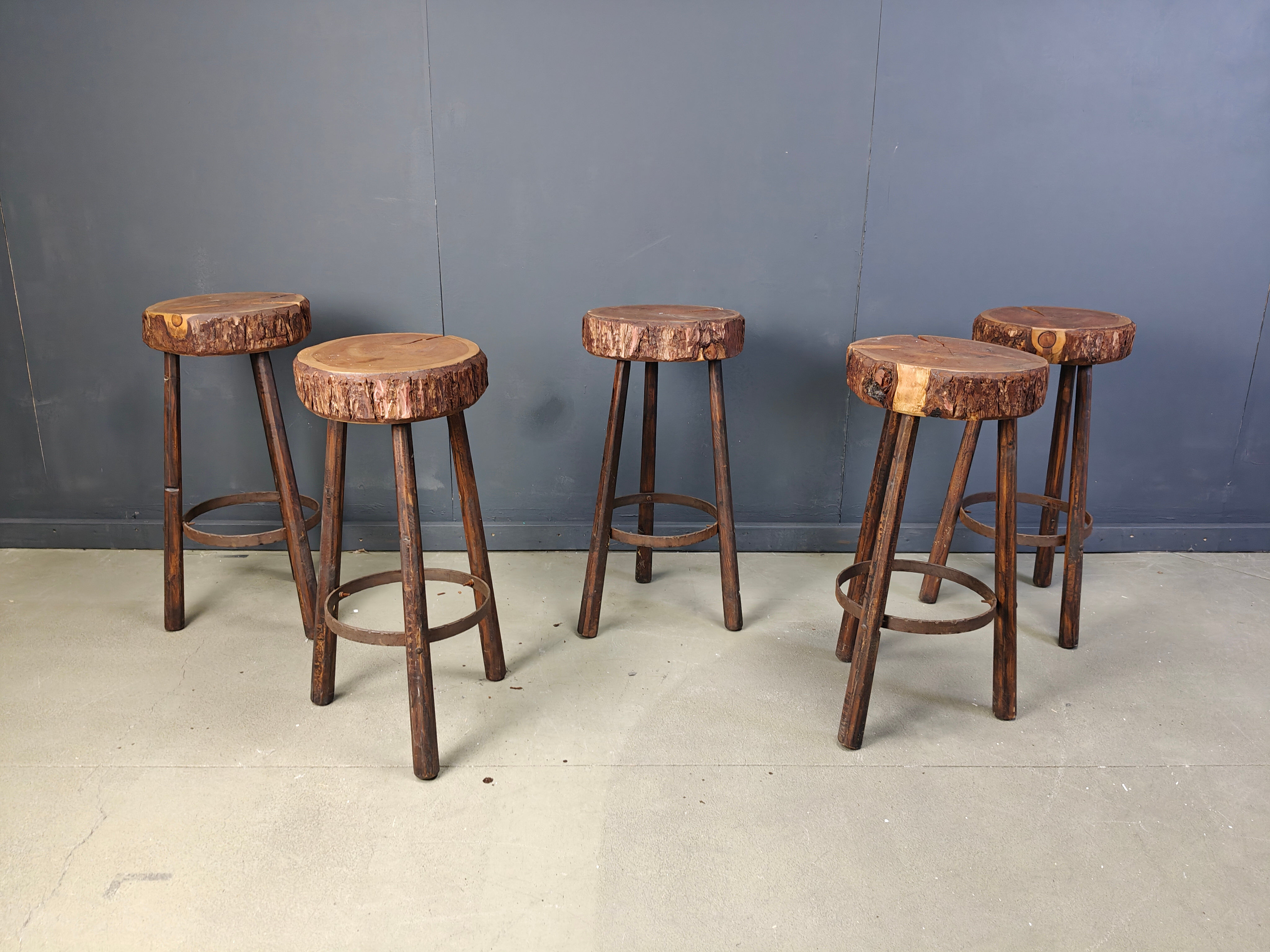 5 tabourets de bar en tronc d'arbre, années 1970