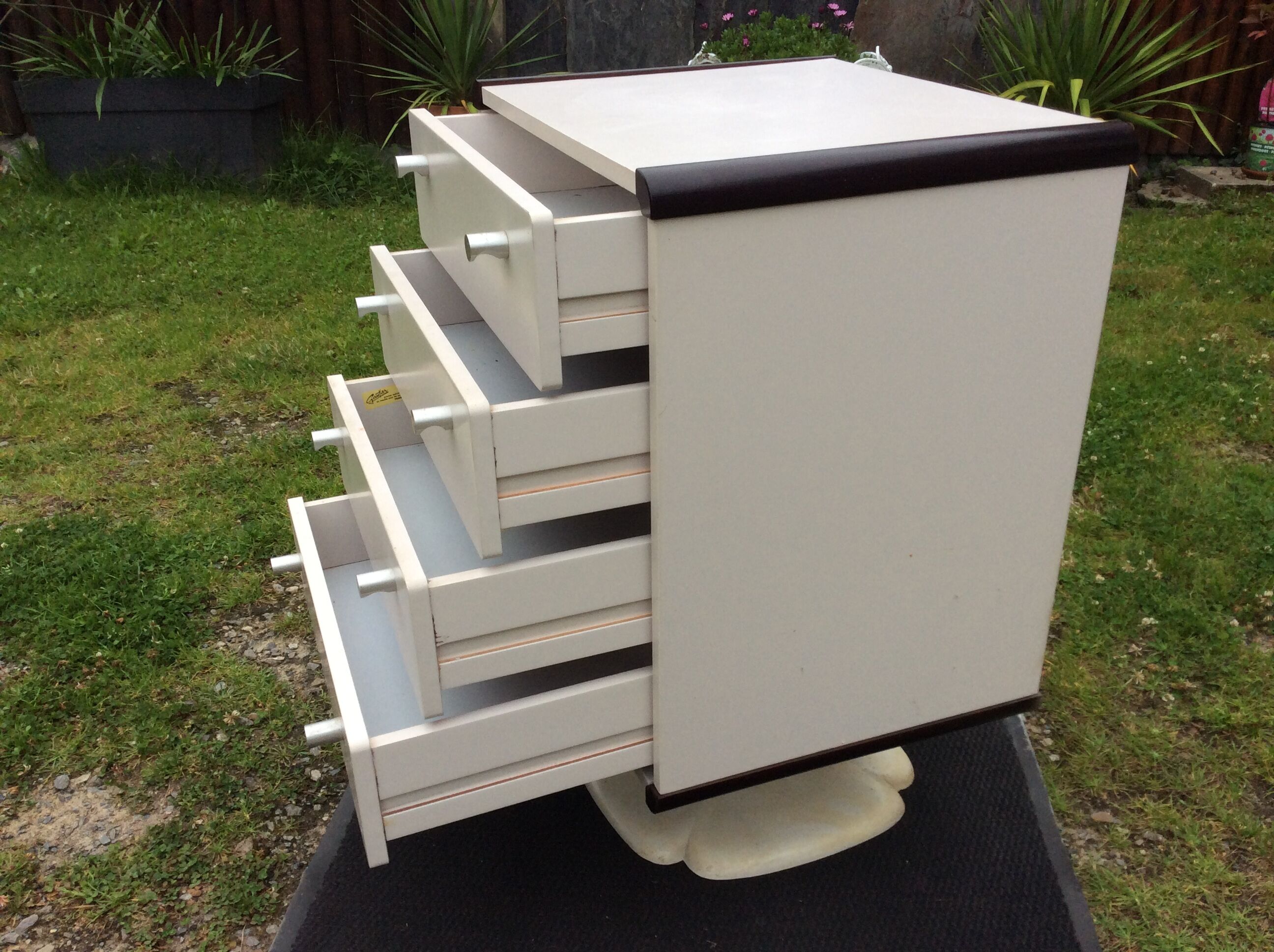 Chest of drawers vintage foot tulip white laquered (Gautier)