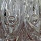 Suspension verre moulé décor ocelles de paon 70's