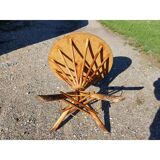 Table vintage en rotin et plateau noisetier