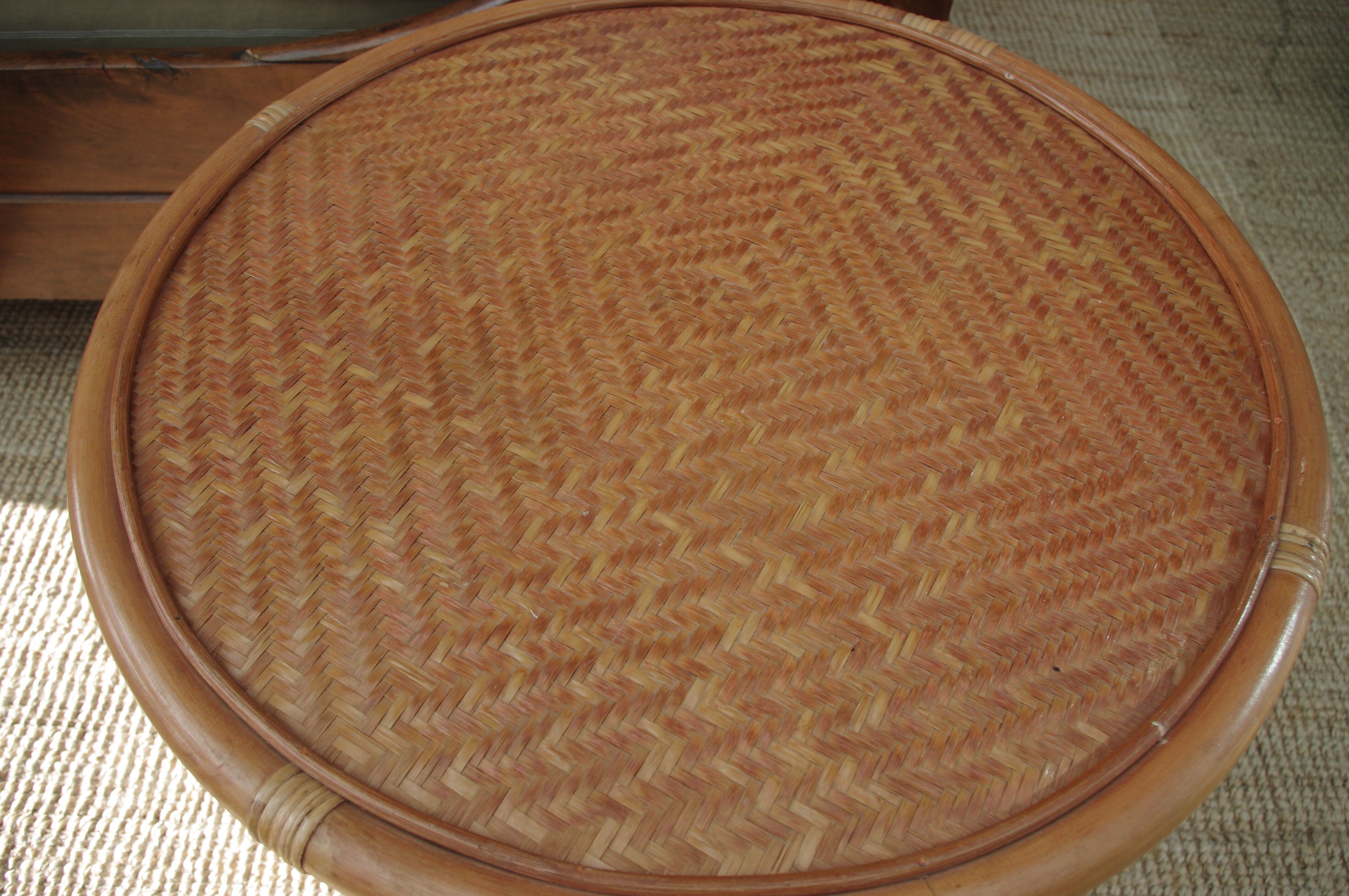 Table appoint ronde en rotin