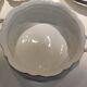 Table service 31 pieces in porcelain. Floral polychrome pattern