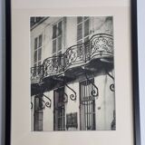 Rémy Duval – Parisian balcony, photoengraving from 1946 – Framed under glass