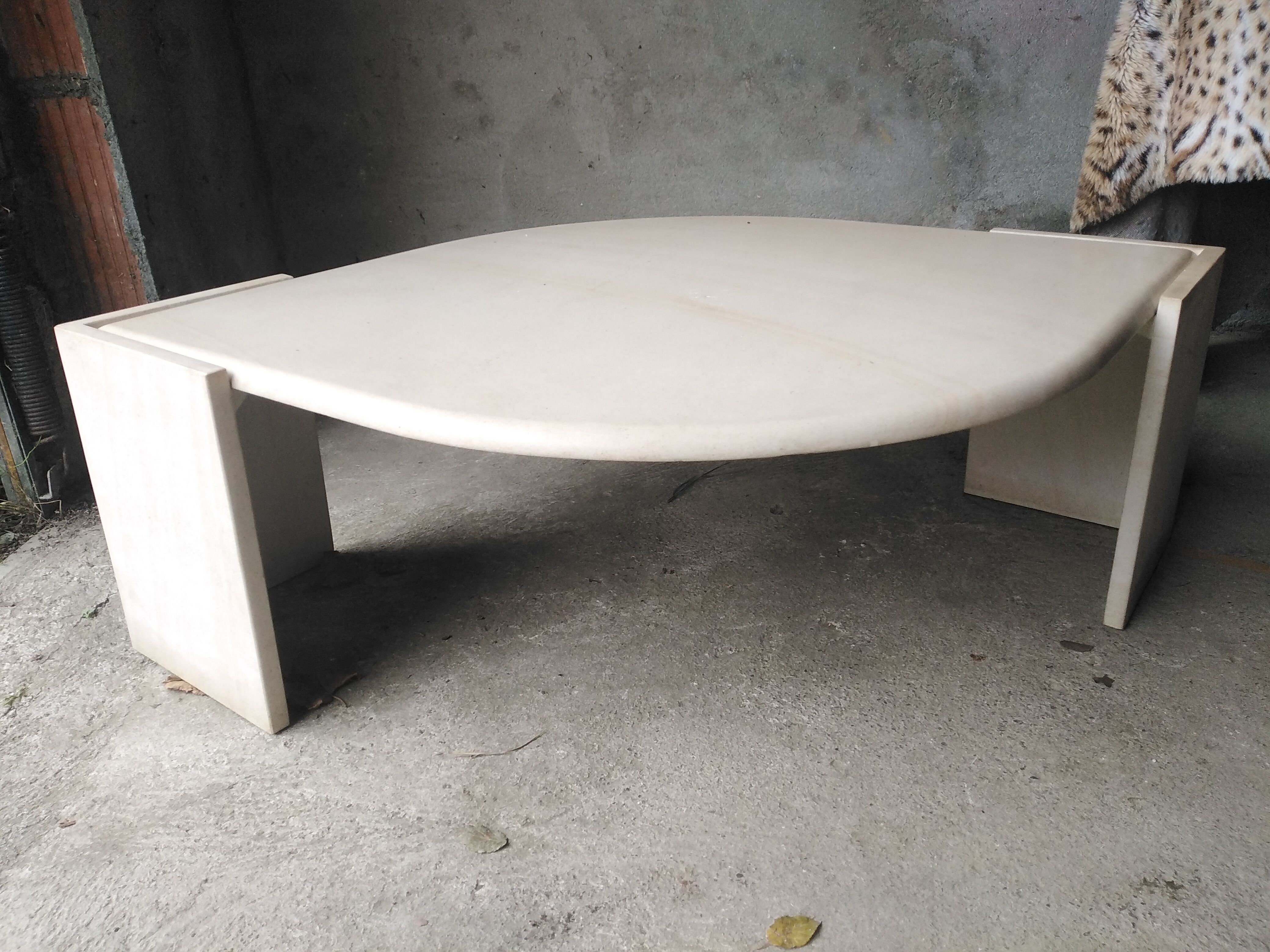 Eye-shaped coffee table