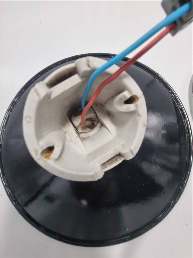 Enamelled sheet metal wall lights